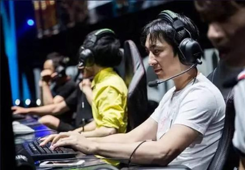 大学里,这3件让人“摧毁”的事情,千万不要沾染,不然大学的4年